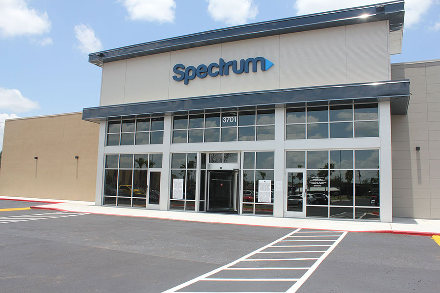 spectrum-celebrates-bilingual-call-center-with-open-house